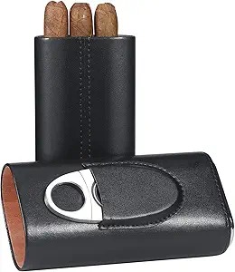 Black cigar case with integrated cutter